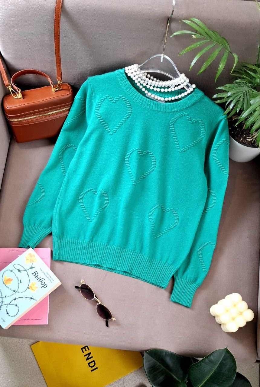 модные свитера,свитер вязаный с сердечками,свитер,джемпер с сердечками,вязаные свитера