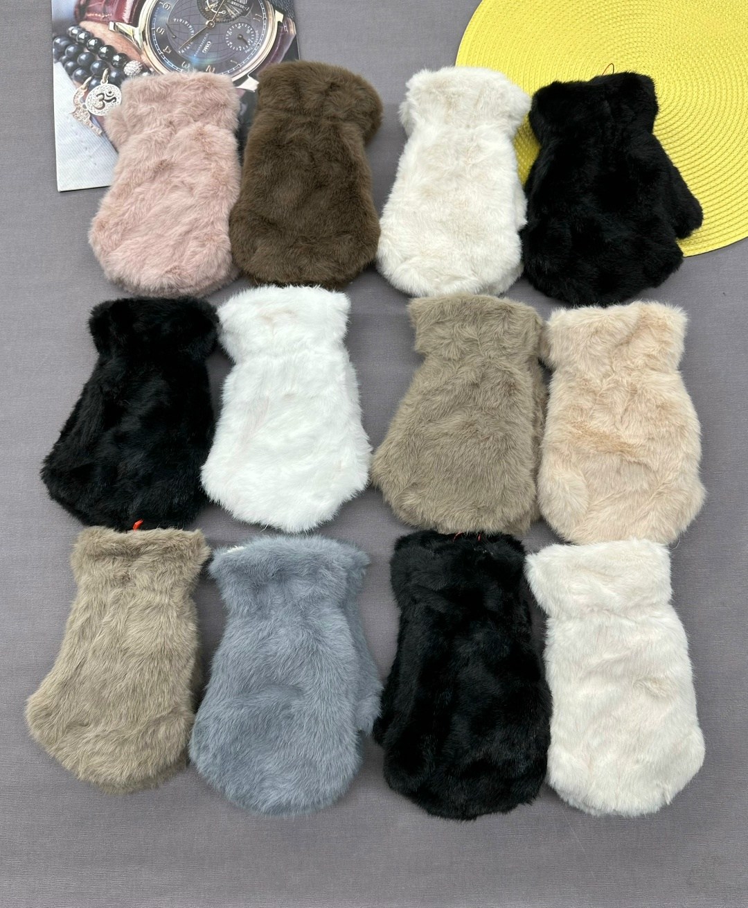 плюшевые варежки,перчатки митенки кошачьи лапки,перчатка пушистая в виде лапки,женские плюшевые варежки,пушистые перчатки кошачьи лапки