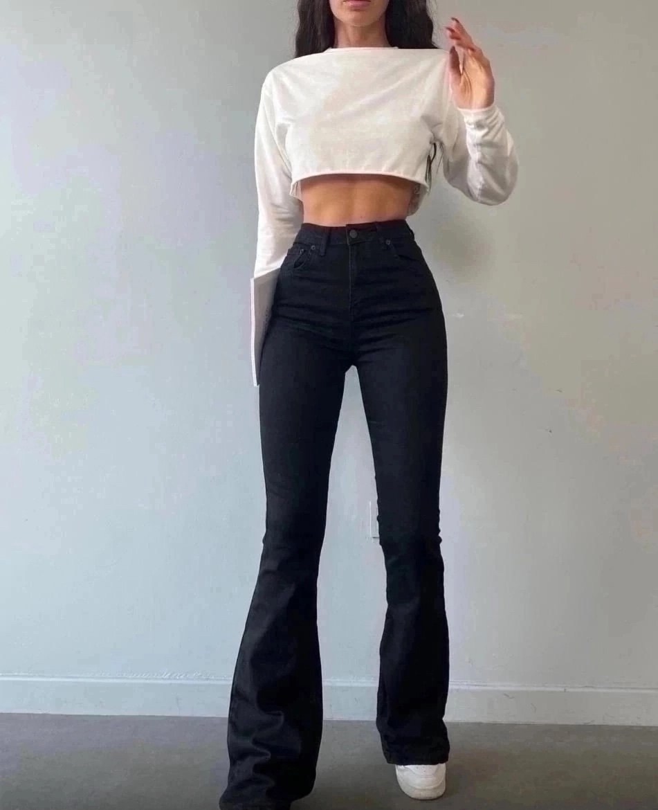 джинсы клеш с высокой посадкой,женские джинсы клеш,черные джинсы клеш,джинсы клеш от колена 2025,женские джинсы клеш с высокой посадкой