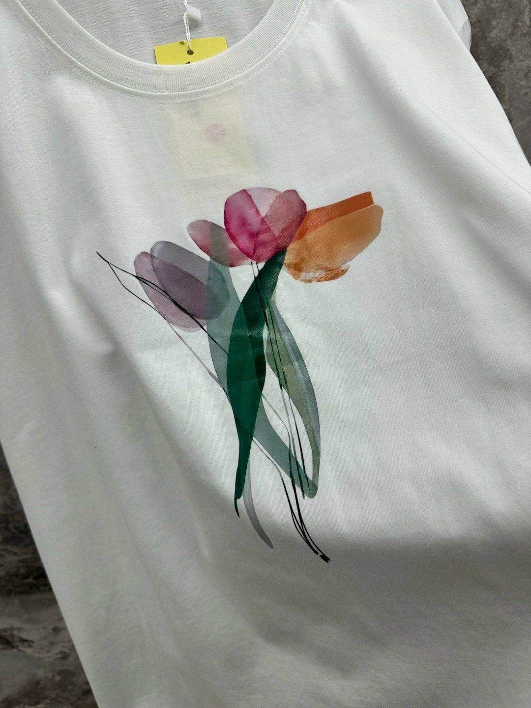 футболка женская,футболки модные,футболка,футболка с принтом,футболка с сердечками