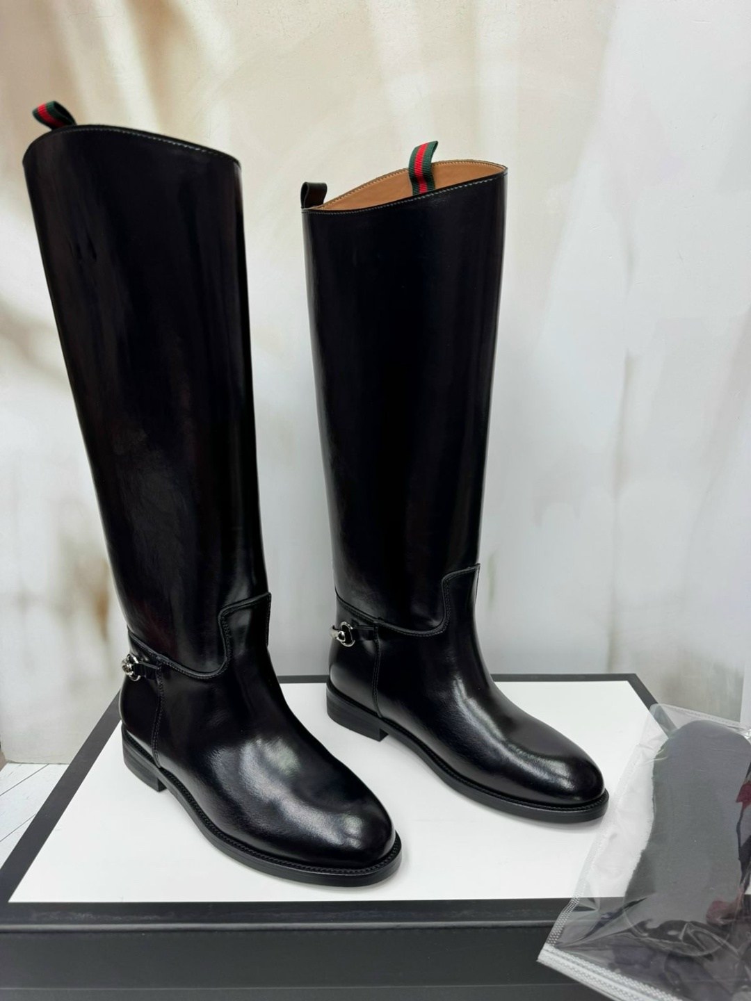 сапоги gucci,женские сапоги,сапоги гуччи,кожаные сапоги,сапоги замшевые гуччи