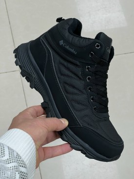 Кроссовки