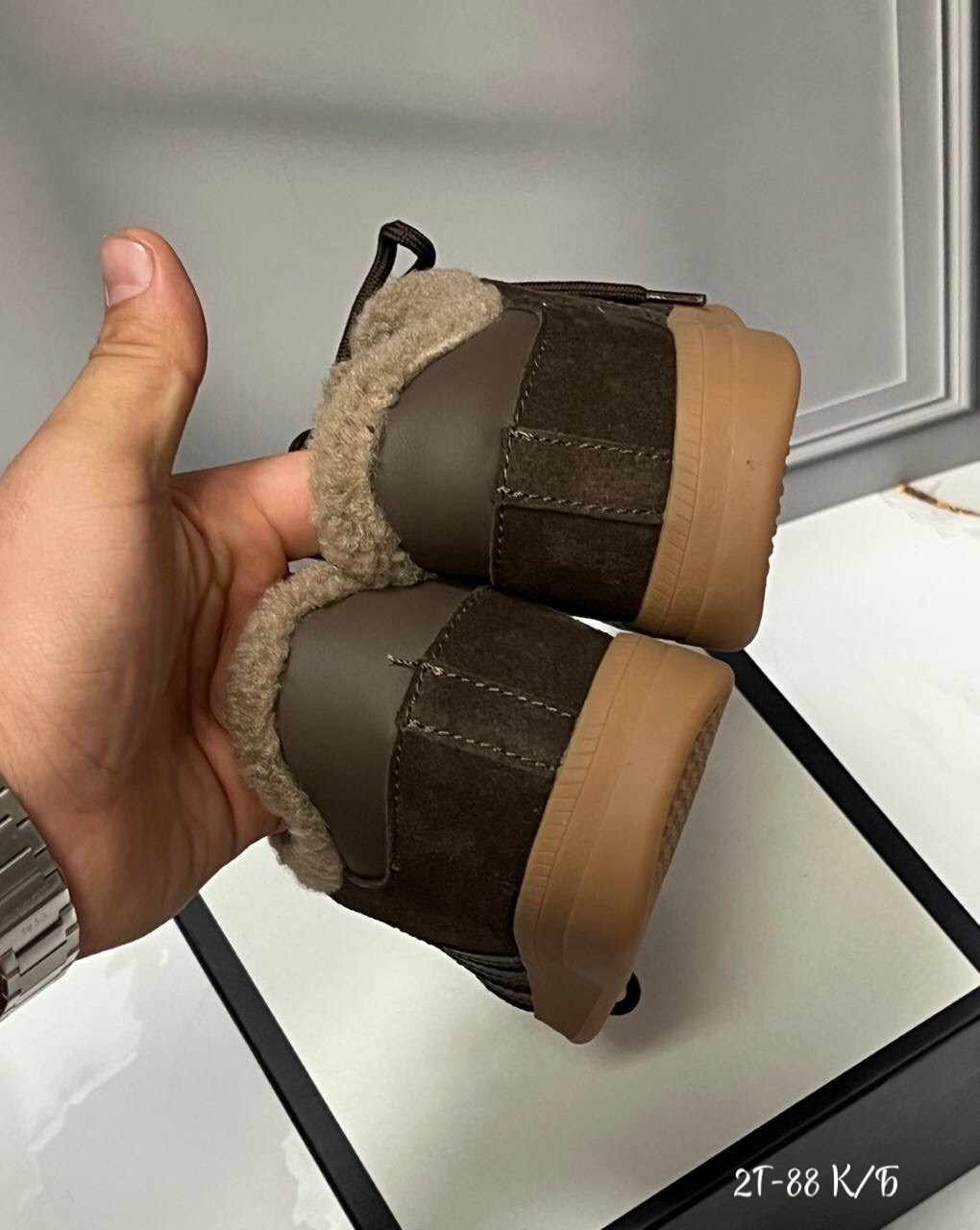 ,спортивная ,кроссовки теплые,обуви,брендовые кроссовки