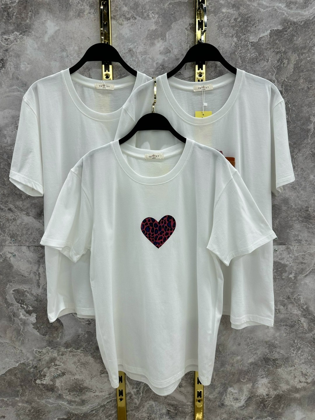 футболка женская,футболки модные,футболка,футболка с принтом,футболка с сердечками