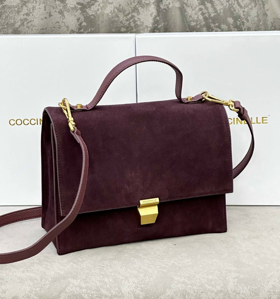 замшевая сумка,сумка coccinelle,замшевая сумка женская,кочинелли замшевая фиолетовая сумка,сумка coccinelle b14 mini замша