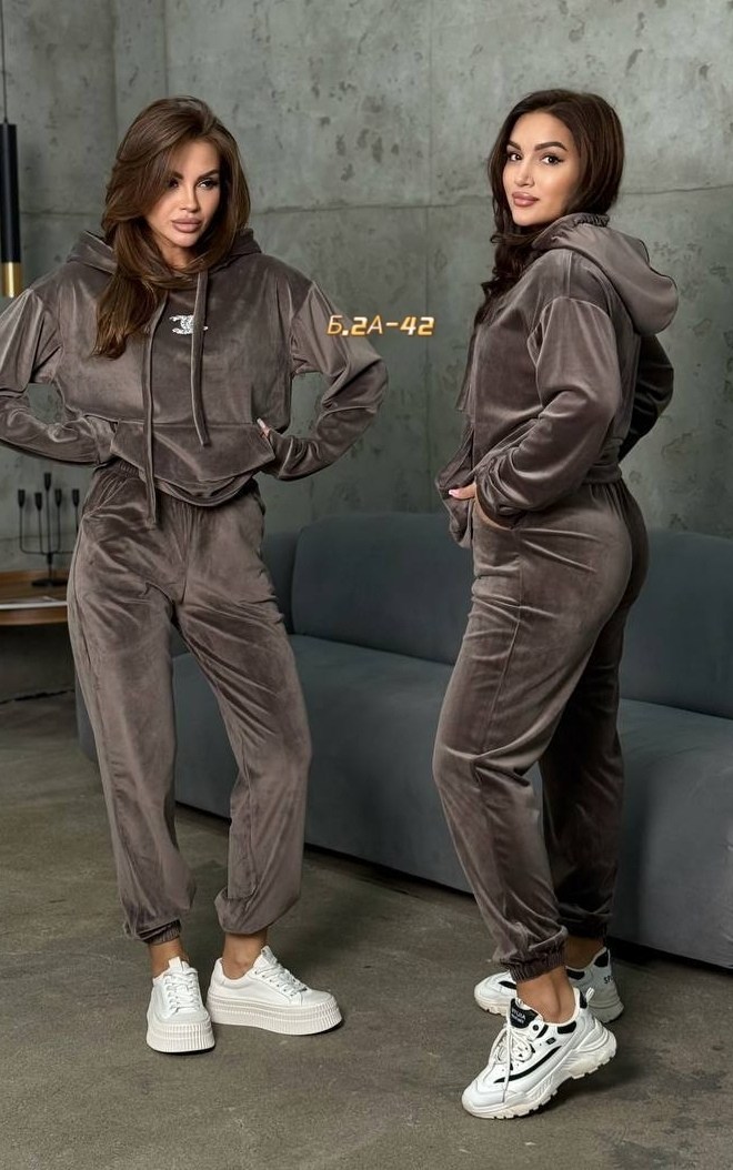 велюровый костюм,костюм велюровый спортивный,велюровый спортивный костюм женски,костюм велюровый amore,спортивный костюм женский велюровый