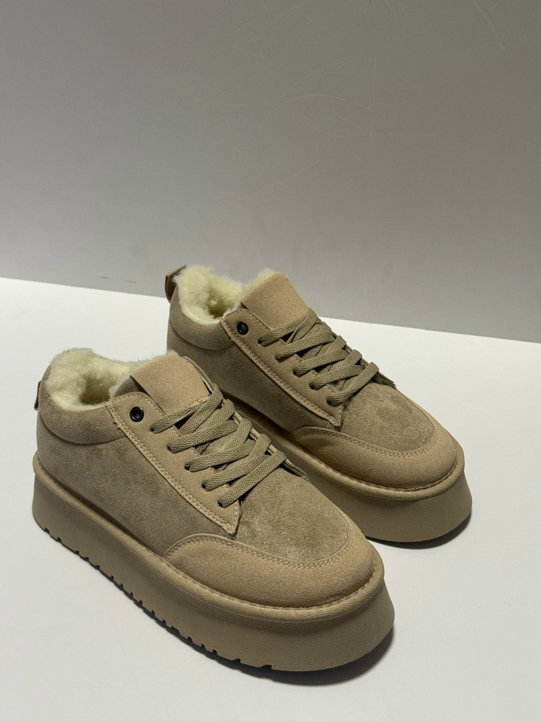 , женская,кроссовки теплые, зимняя,замшевые кеды