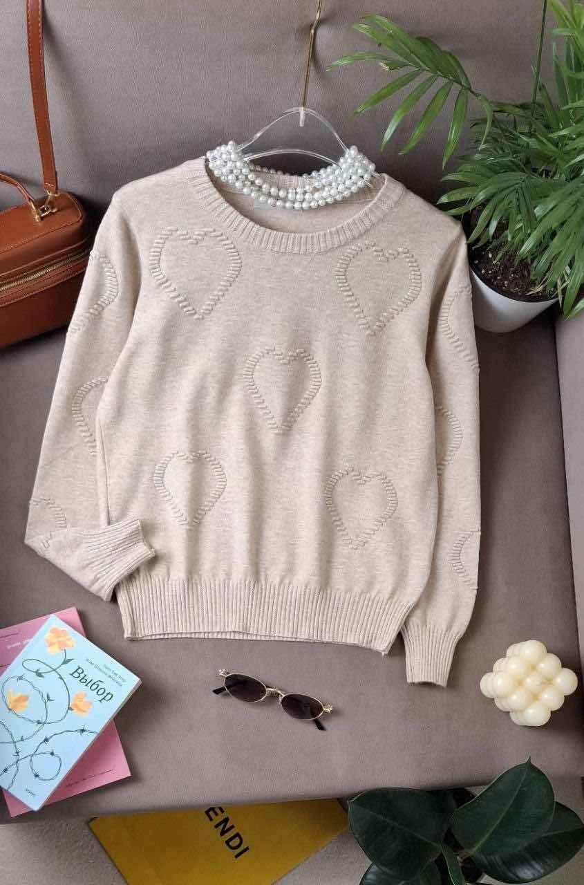 модные свитера,свитер вязаный с сердечками,свитер,джемпер с сердечками,вязаные свитера