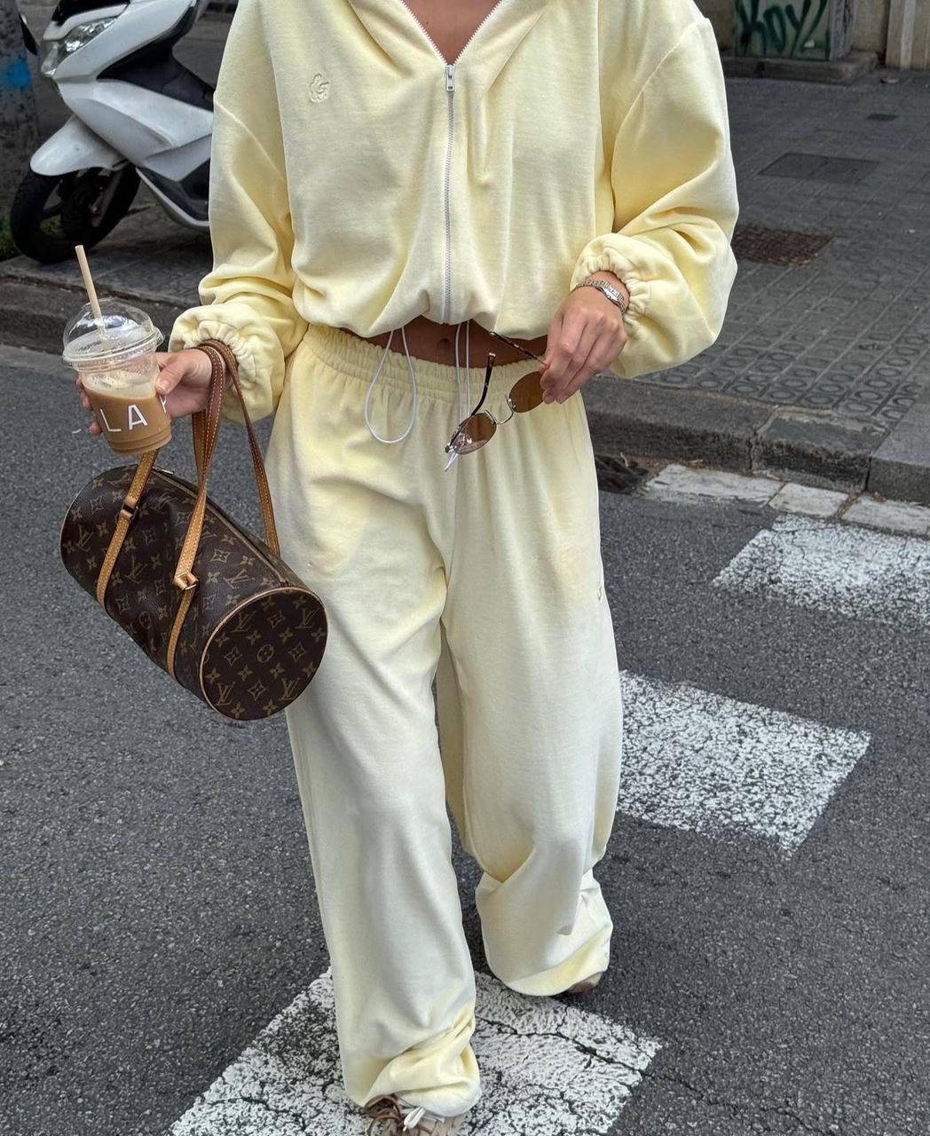 стильные костюмы,женские костюмы,костюмы спортивные женские,костюм со штанами,костюмы двойки