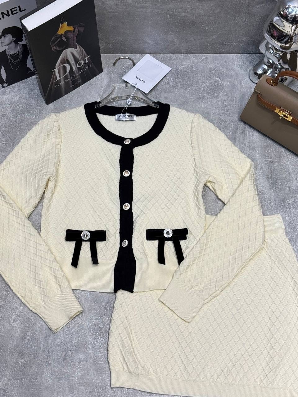 одежда шанель,вязаные костюмы,костюмы женский,модные кардиганы,костюм с юбкой женский