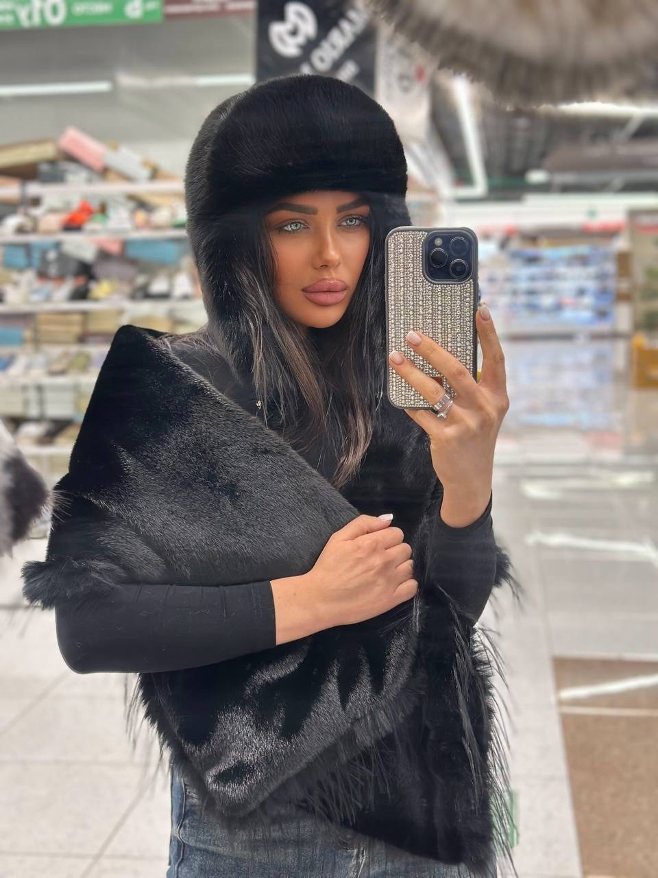 девушка,зимняя мода,меховая куртка,меховая шапка,куртка мех