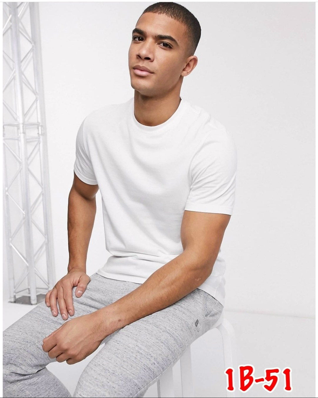 футболка мужская базовая белая,мужская белая футболка,базовая белая футболка,футболка белая стиль,базовая футболка мужская