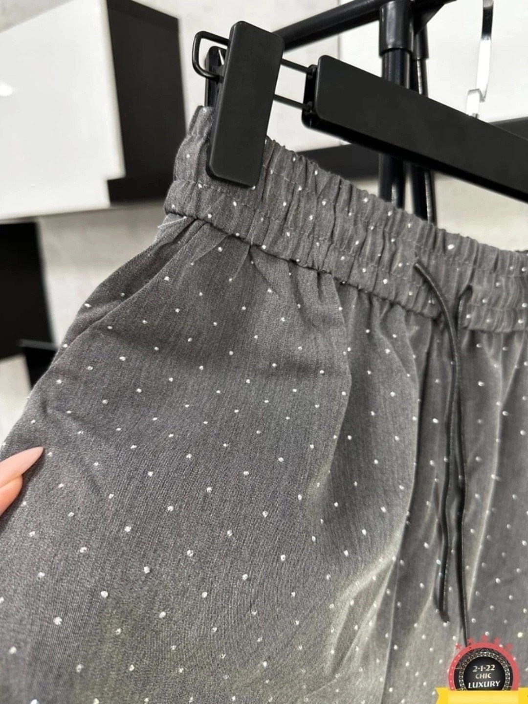 брюки со стразами,штаны со стразами,женские шорты,модные брюки,брюки женские белые