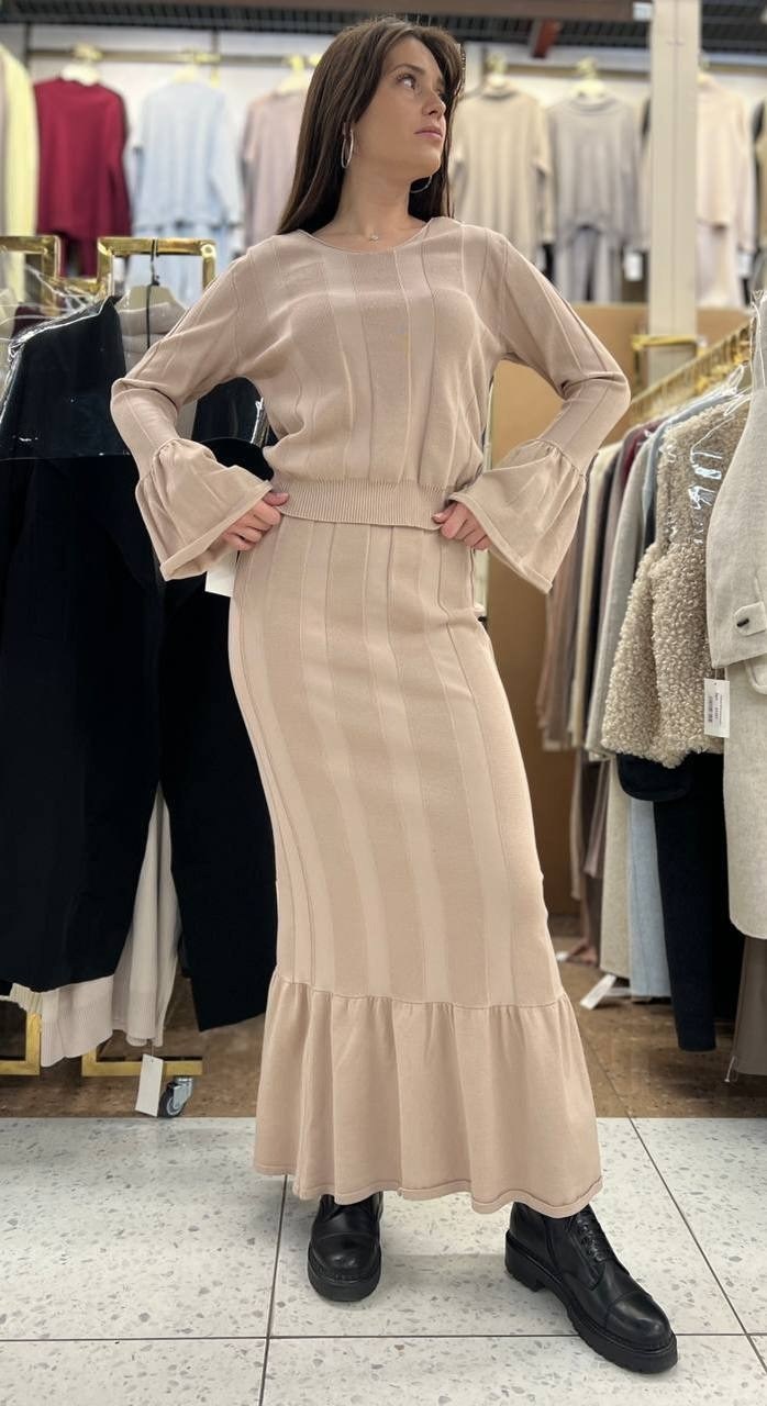 трикотажные костюмы,вязаные костюмы,костюм повседневный,вязаное платье,костюм бежевый