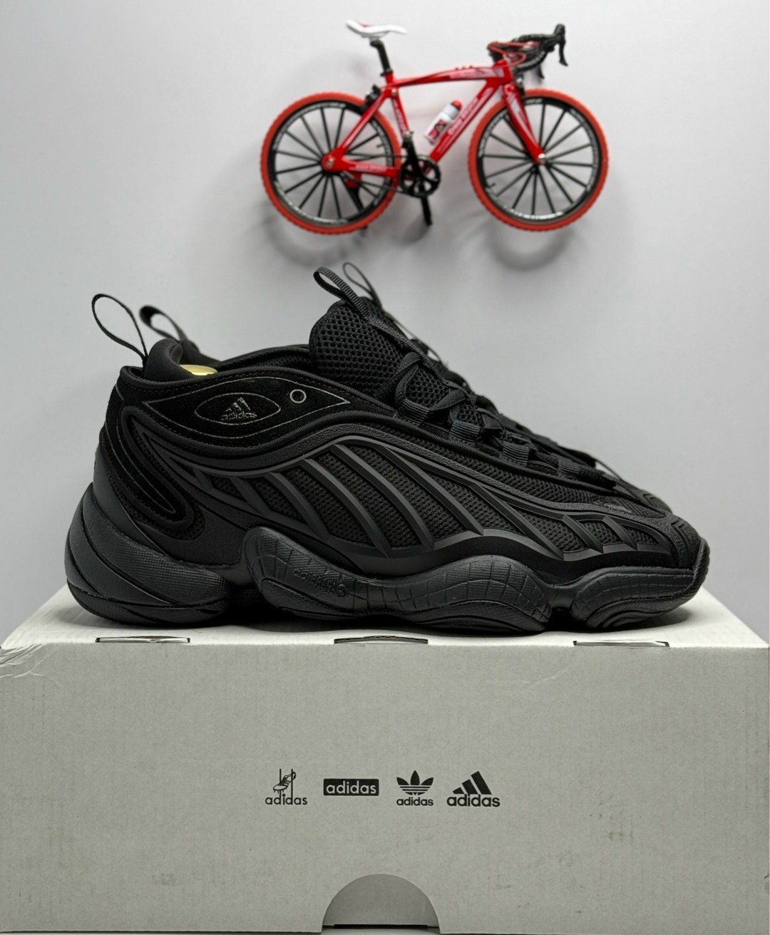 кроссовки adidas yeezy 500,кроссовки adidas,кроссовки мужские adidas,кроссовки adidas yeezy,кроссовки adidas yeezy boost 500