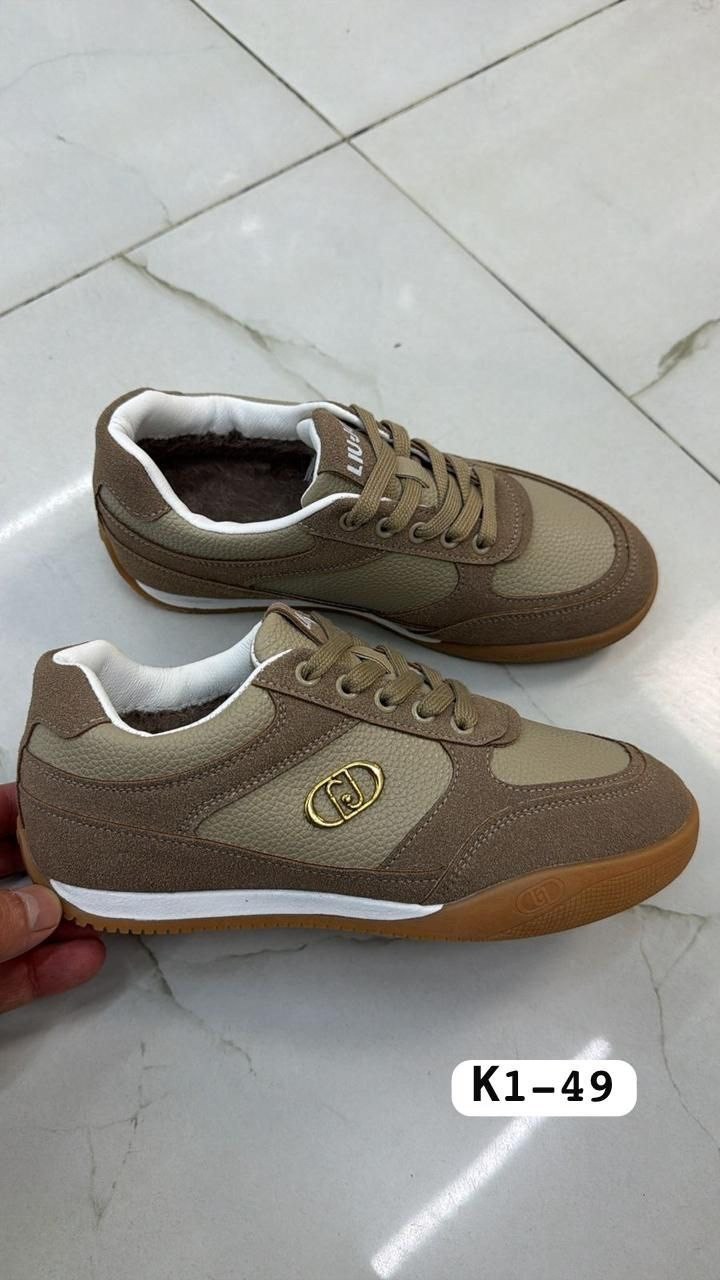 ,женские кроссовки,спортивная , кроссовки,кроссовки брендовые