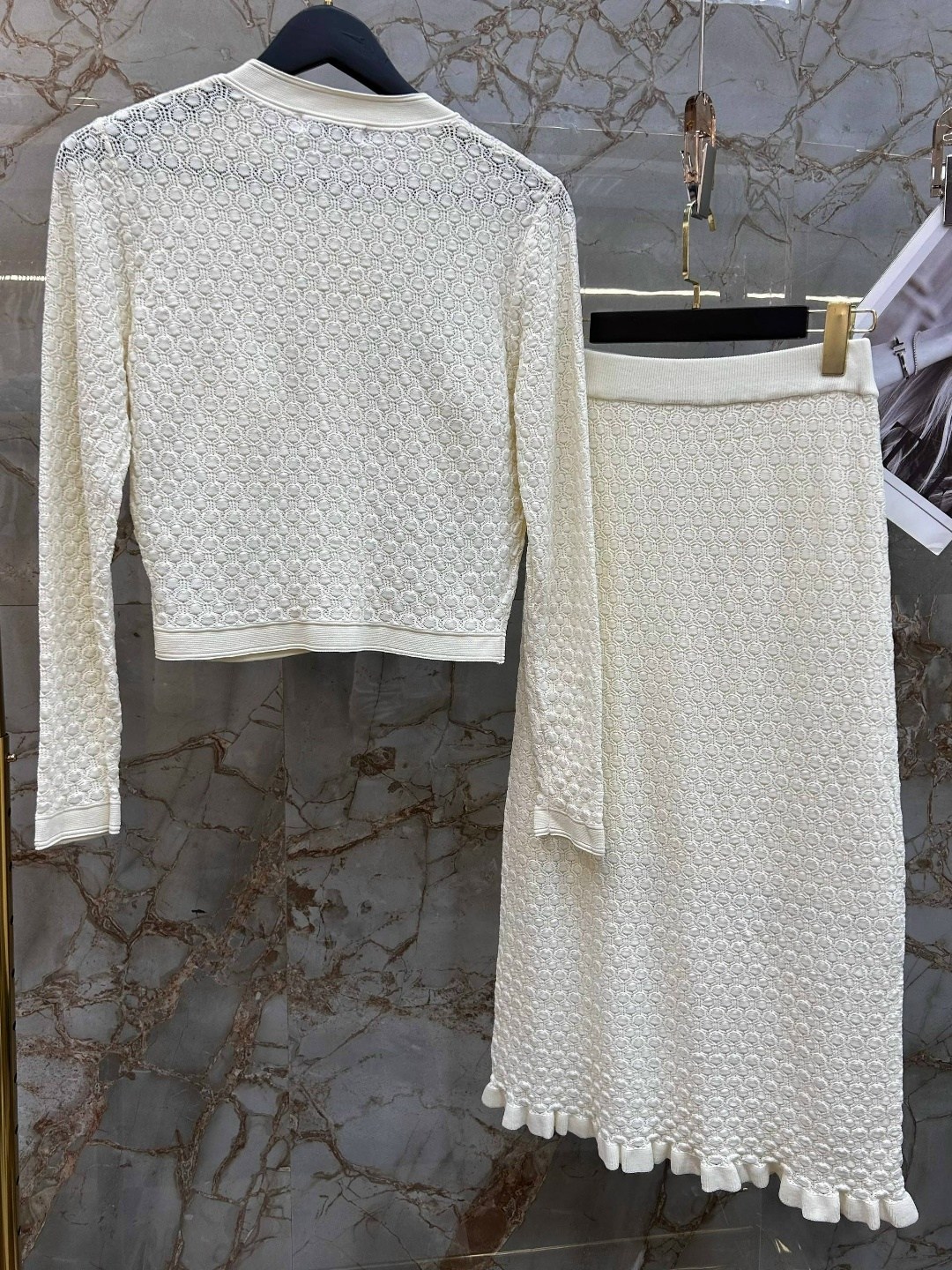 твидовый костюм с юбкой,вязаные костюмы,костюмы в стиле шанель,твидовые костюмы,вязаные кардиганы