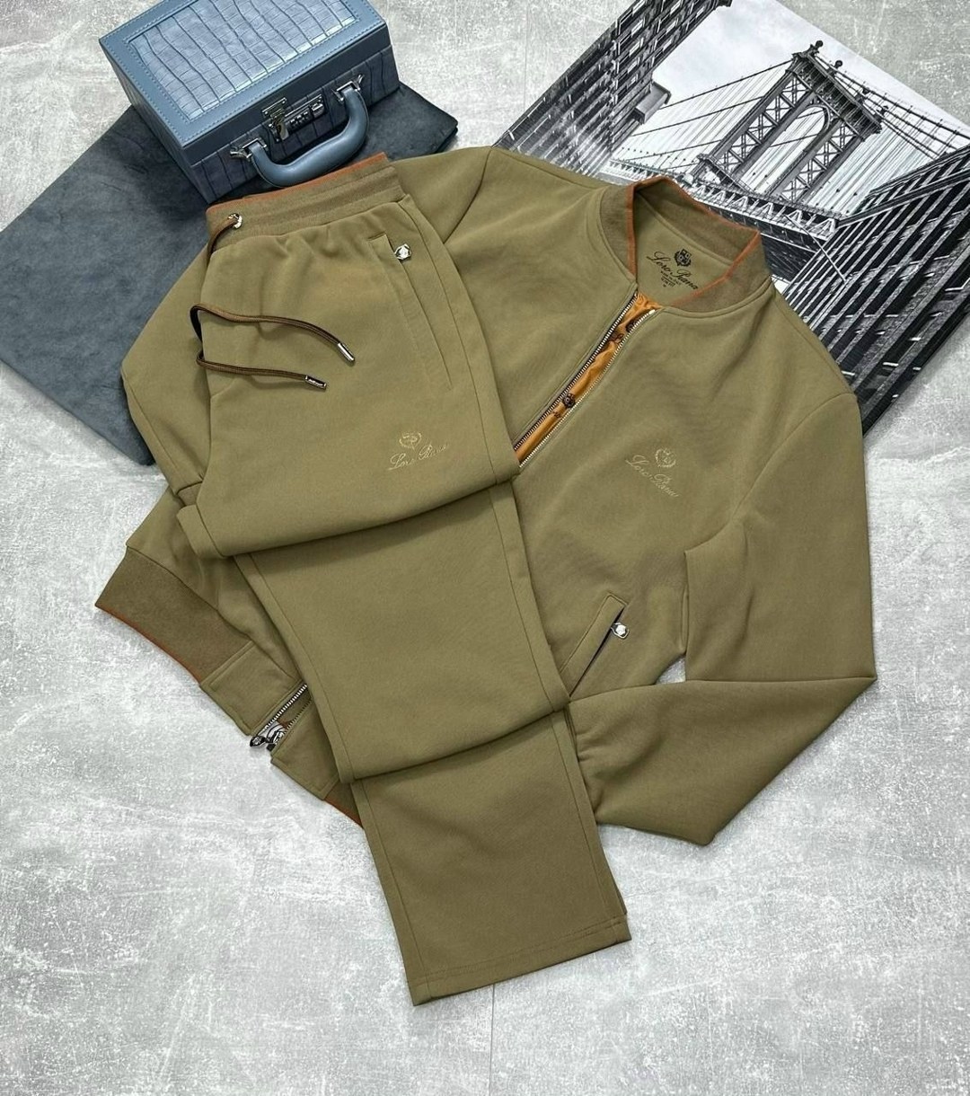 спортивный костюм brunello cucinelli,спортивный костюм loro piana,спортивные костюмы мужские,спортивный костюм для мужчин,спортивные костюм