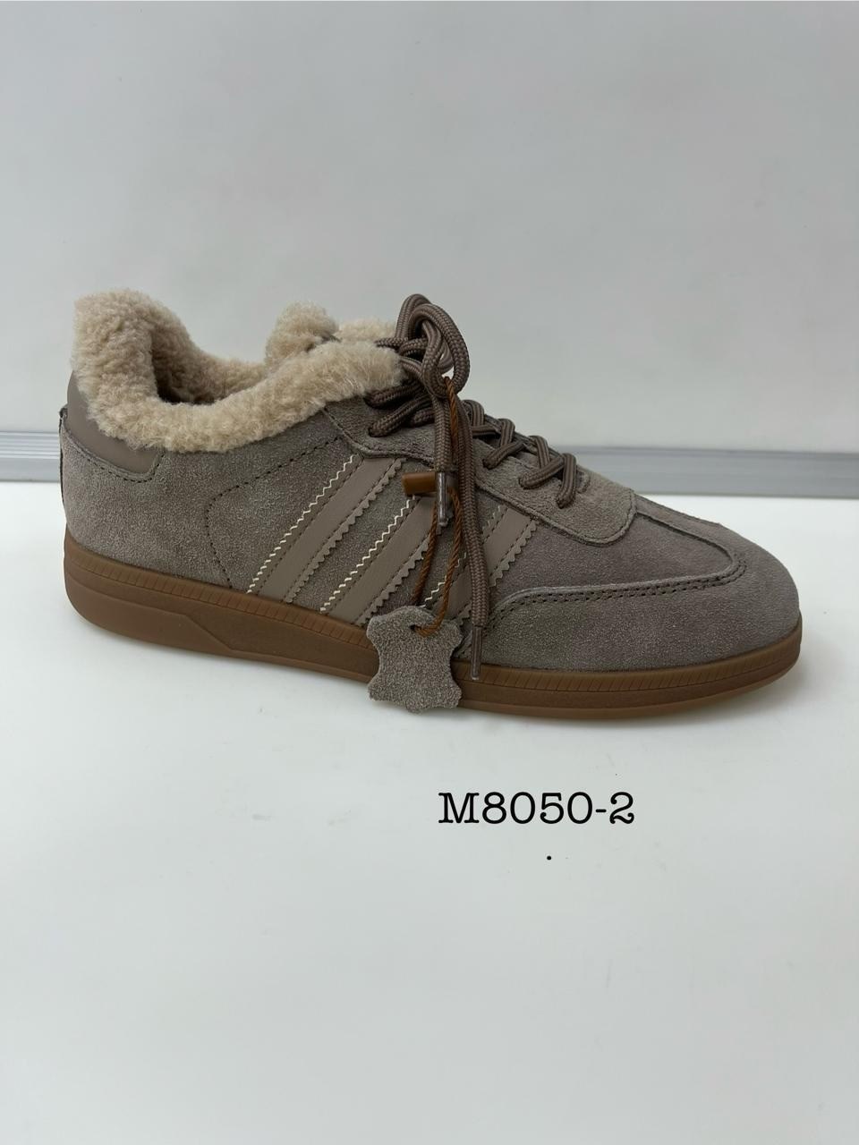 ,спортивная ,обуви,кеды на меху,кроссовки женскиe