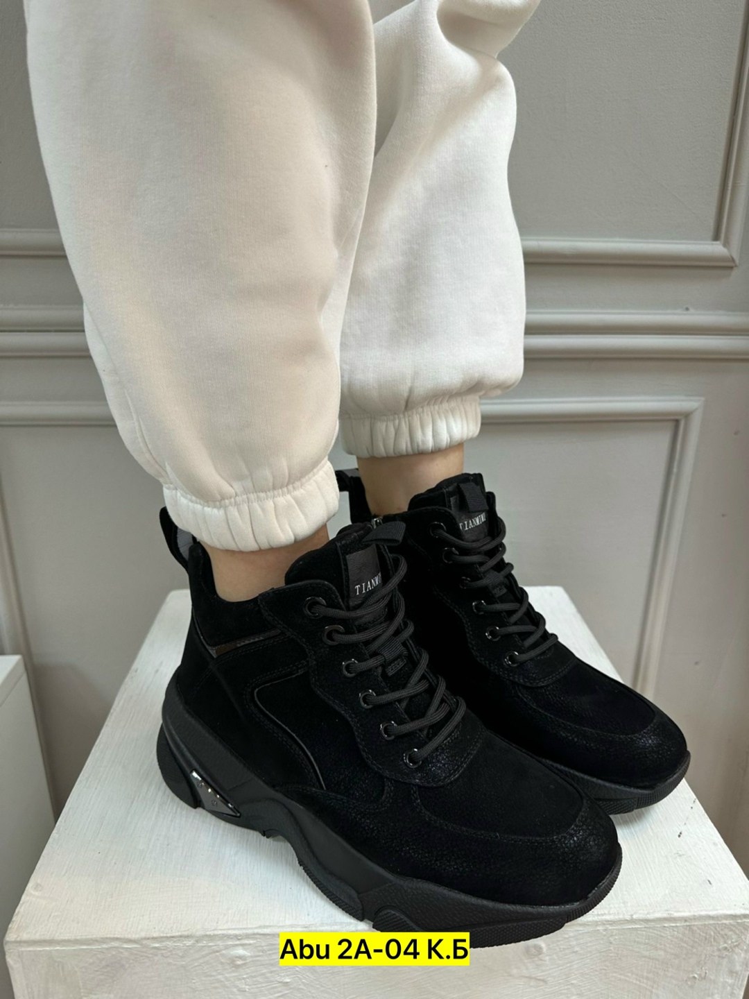 ,ботинки женские,женская ,замшевые кроссовки,черные кроссовки