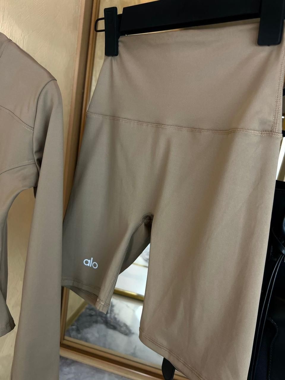 костюм для йоги,комбинезон спортивный,спортивная куртка,одежда для женщин,костюмы женские