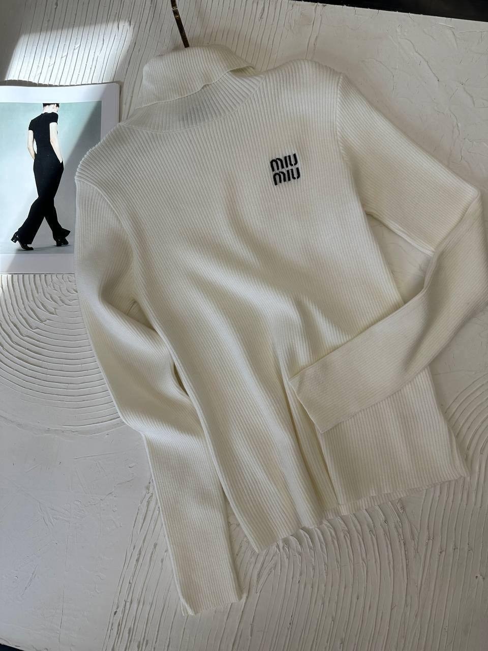 стильная кофта,модные свитера,джемпер женские,водолазка фенди женская,свитер женский белый