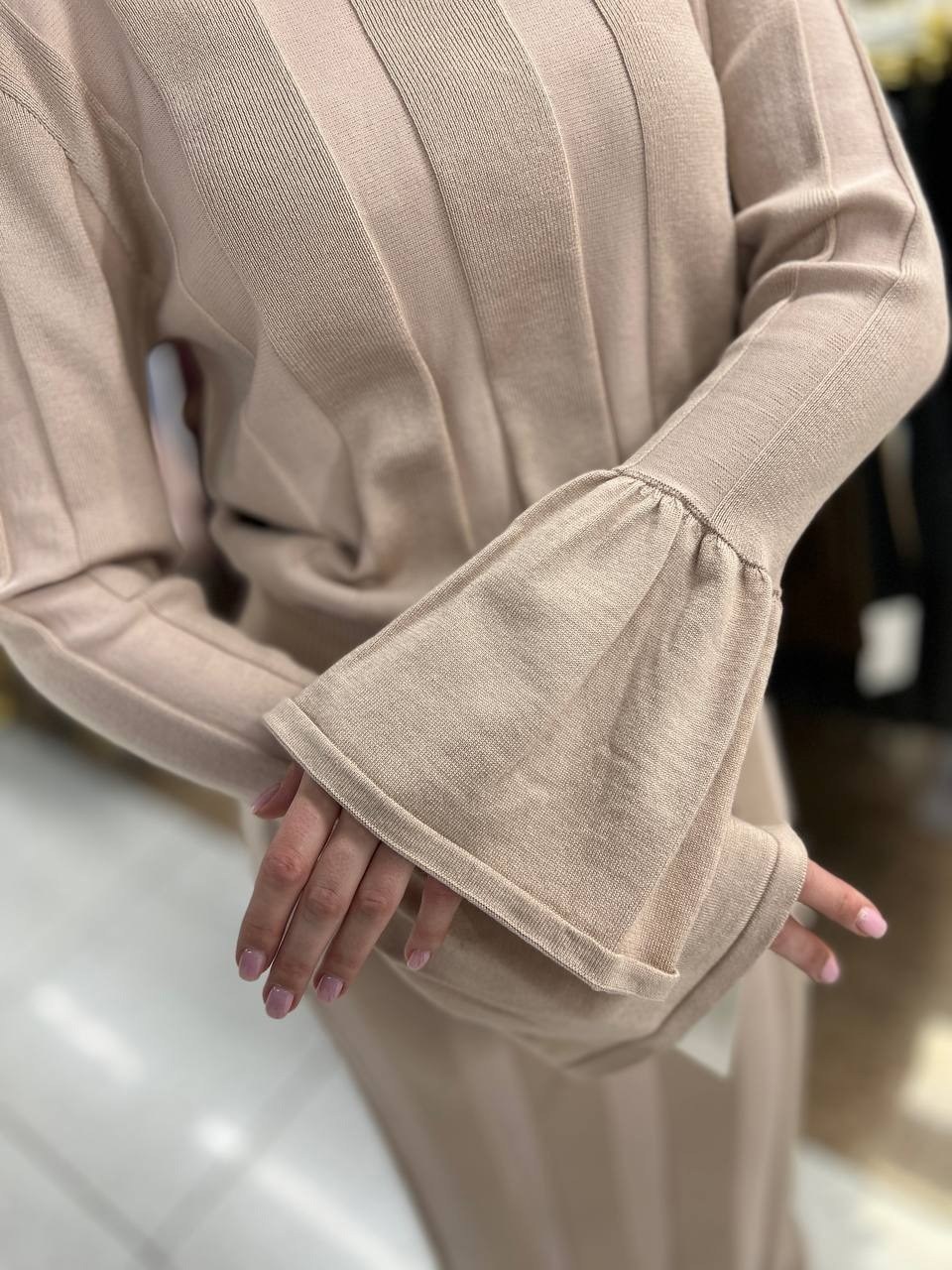 трикотажные костюмы,вязаные костюмы,костюм повседневный,вязаное платье,костюм бежевый