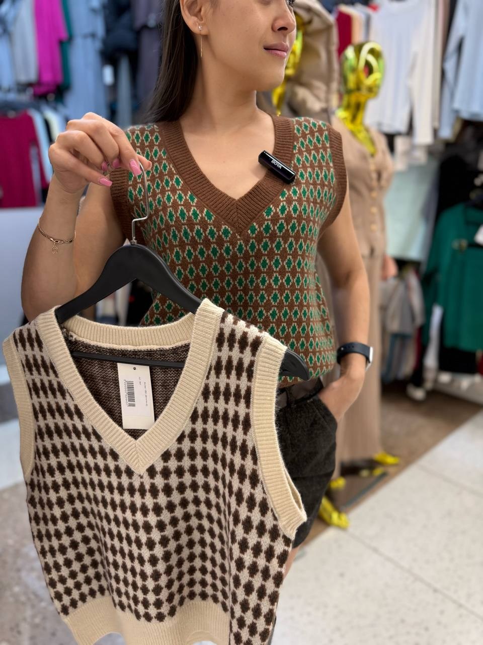 женский вязаный жилет,жилет вязаный,вязаная жилетка,вязаная безрукавка,трикотажный жилет