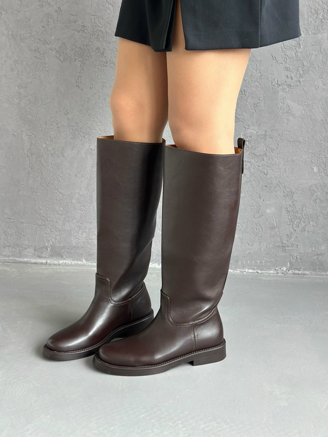 ,женские сапоги,коричневые сапоги,стильные сапоги,кожаные сапоги