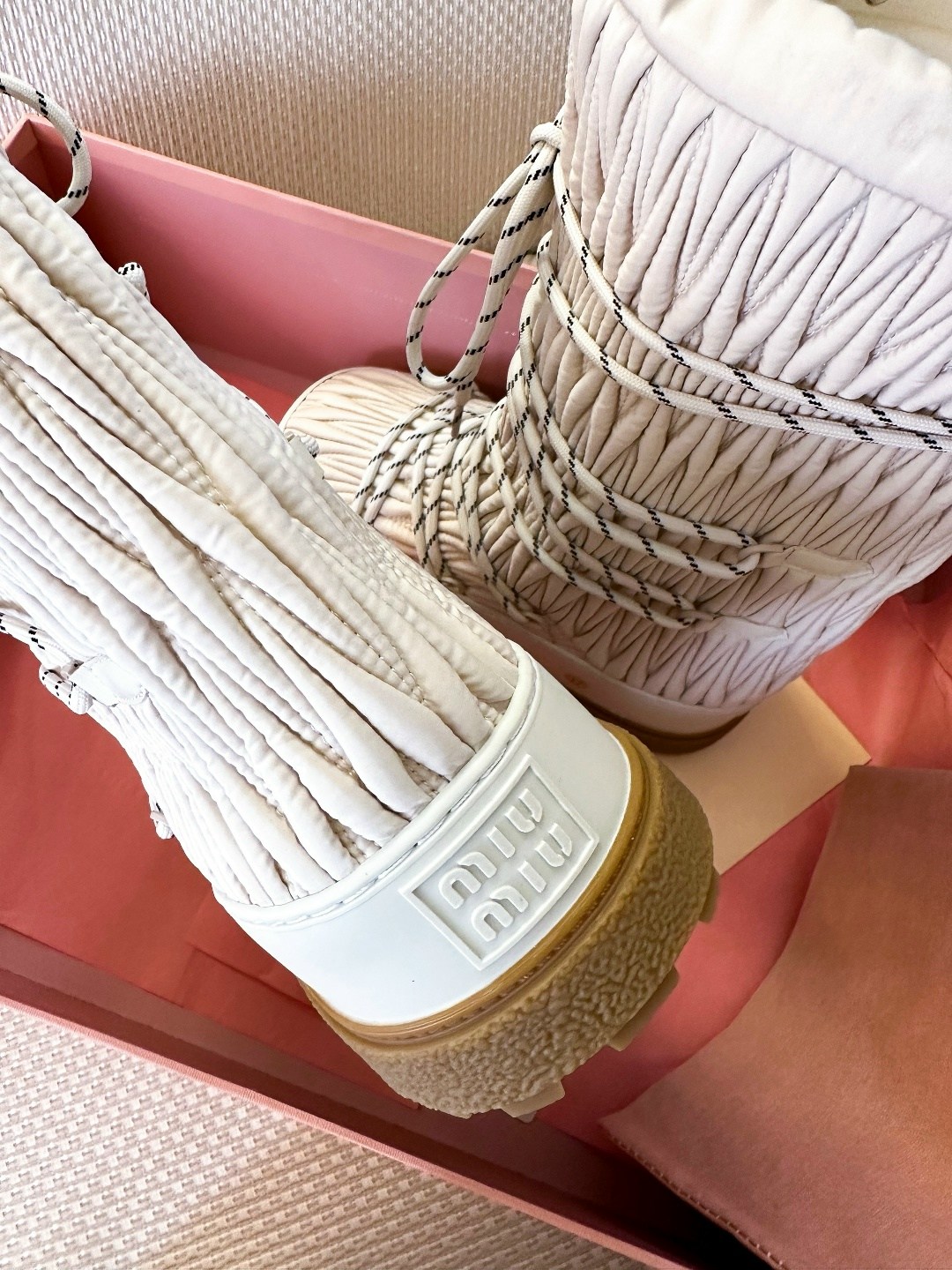 ,луноходы женские,короткие сапоги,зимняя женская ,женские дутики