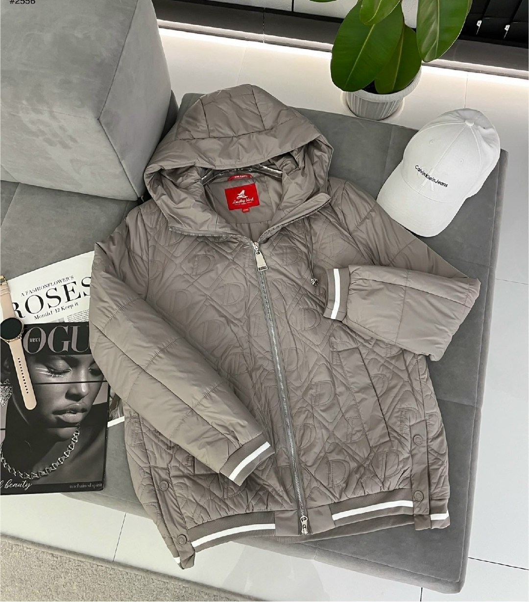 куртка на тонком синтепоне,демисезонная куртка,куртка женская,стильная куртка,куртка бомбер