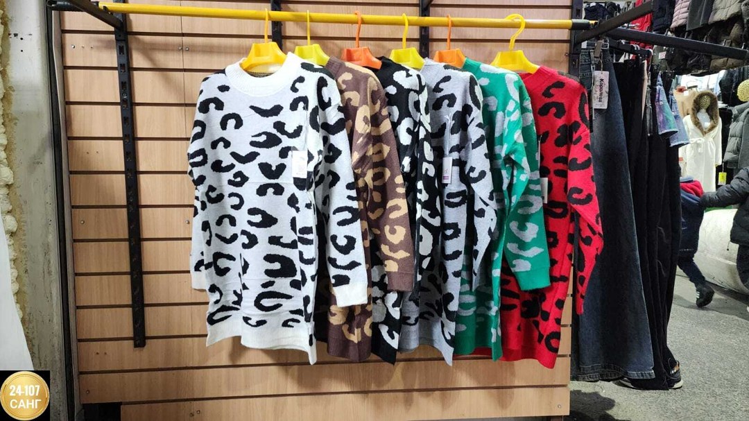 вязаное платье,вязаное платье свитер,свитер платье,красное платье с ботфортами,платье с леопардовым принтом