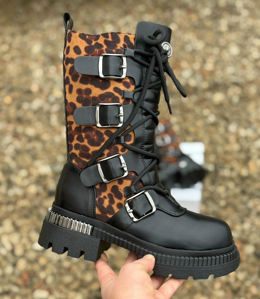 ,asos ботинки леопард,леопардовые ботинки,ботинки с цепями женские, женская
