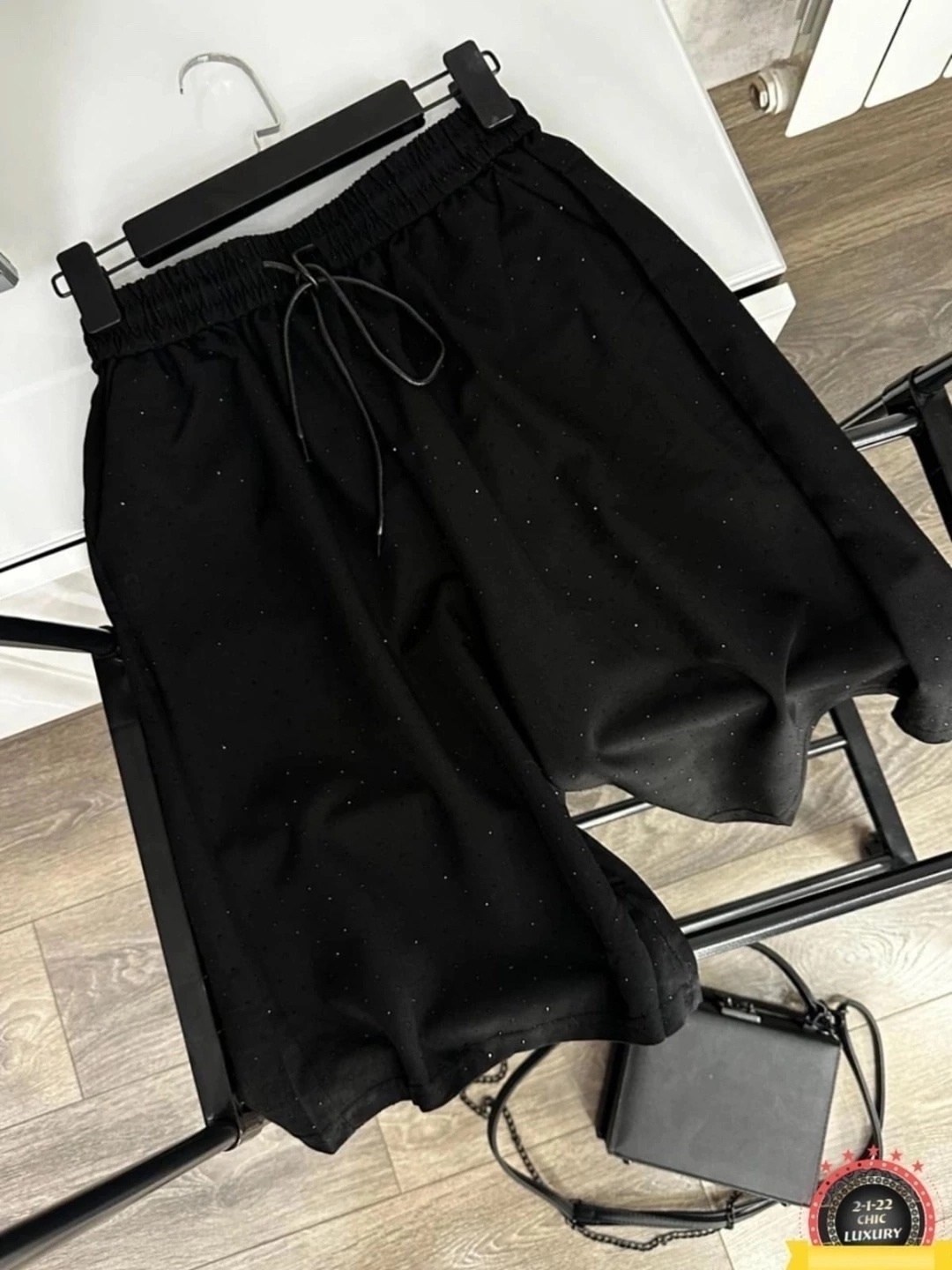 брюки со стразами,штаны со стразами,женские шорты,модные брюки,брюки женские белые