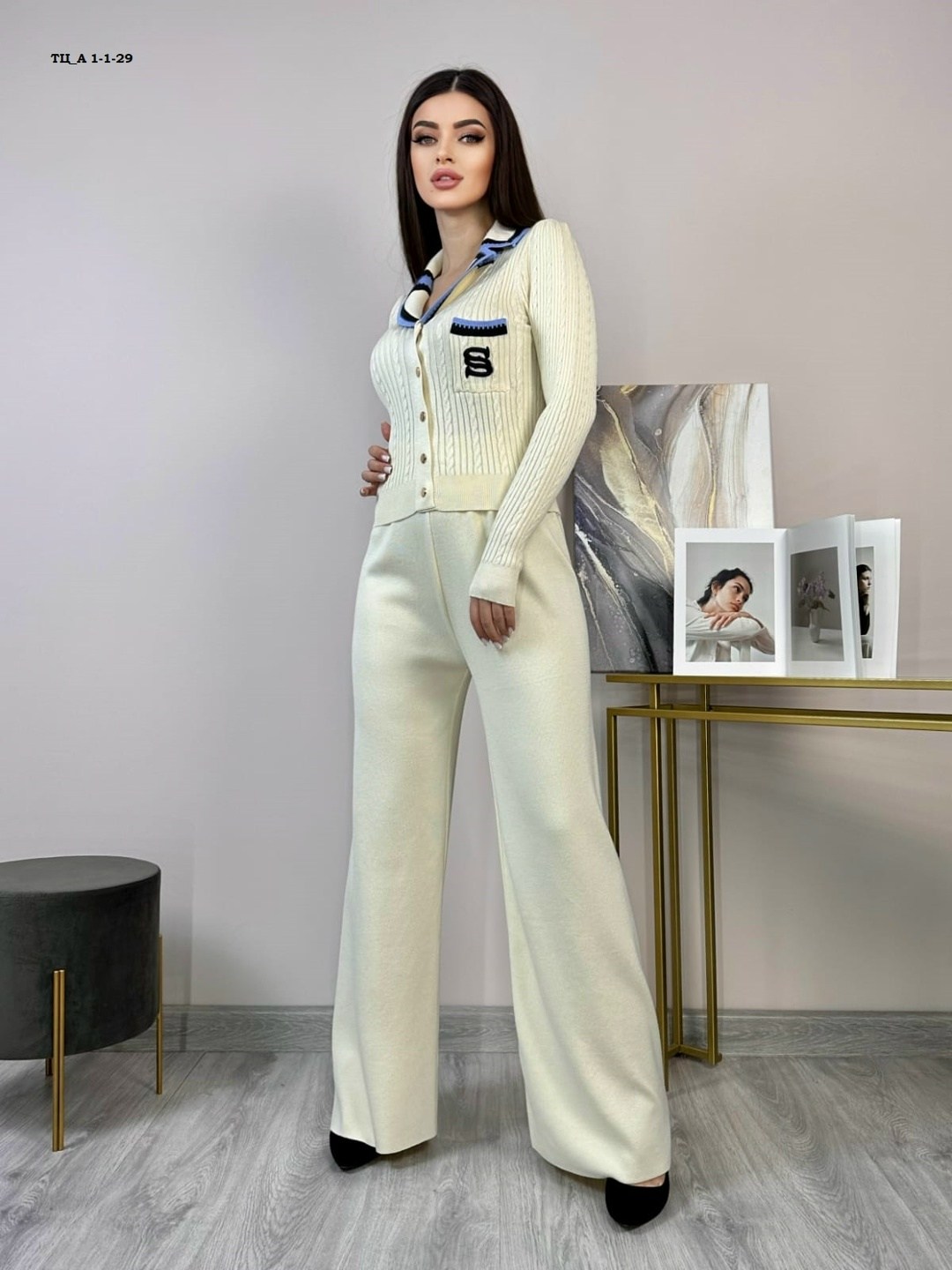 костюмы брючные,трикотажные костюмы,стильные костюмы,женские костюмы,костюмы комплекты