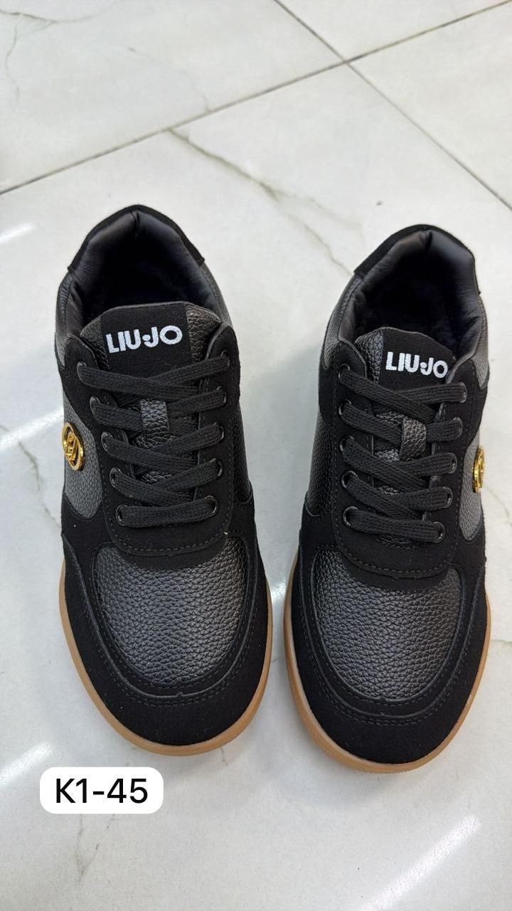 ,женские кроссовки,спортивная , кроссовки,кроссовки брендовые