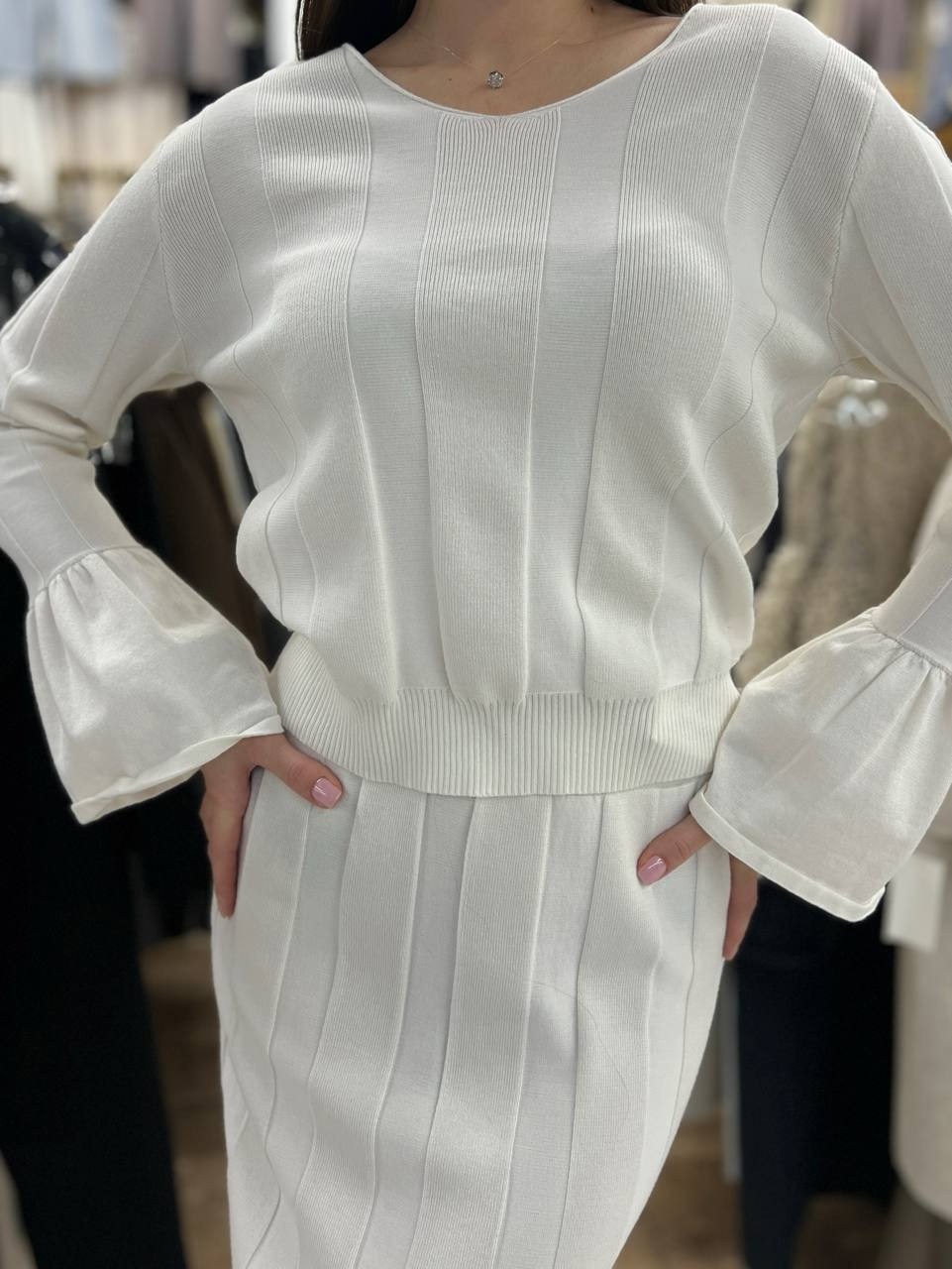 трикотажные костюмы,вязаные костюмы,костюм повседневный,вязаное платье,костюм бежевый