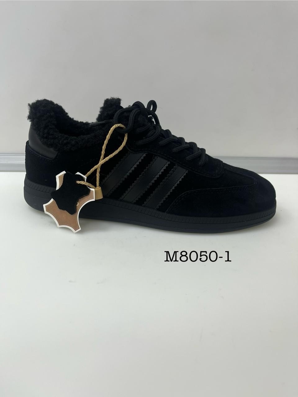 ,спортивная ,обуви,кеды на меху,кроссовки женскиe