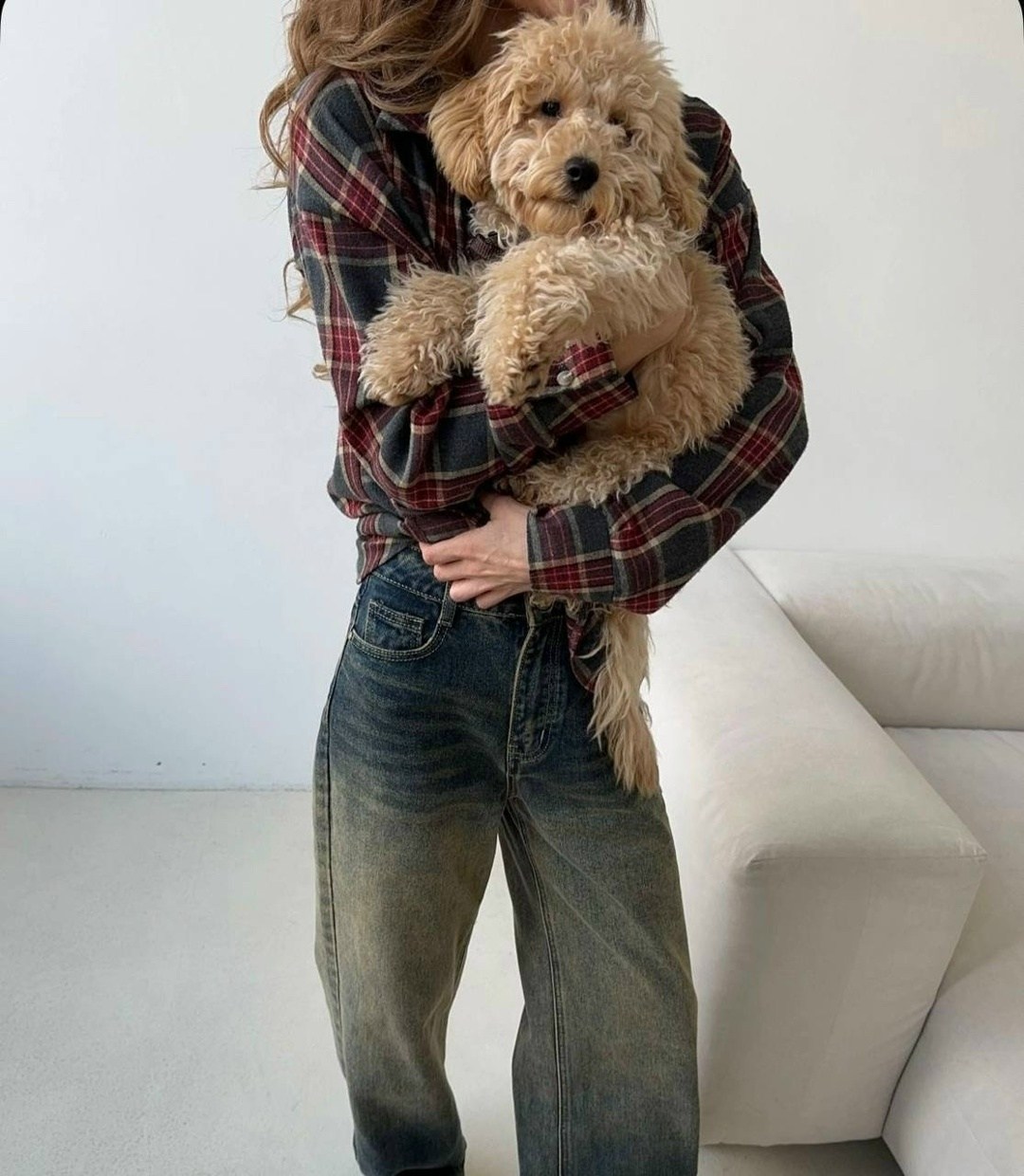 модные джинсы,джинсы широкие,трендовые джинсы,джинсы брюки,стильная рубашка