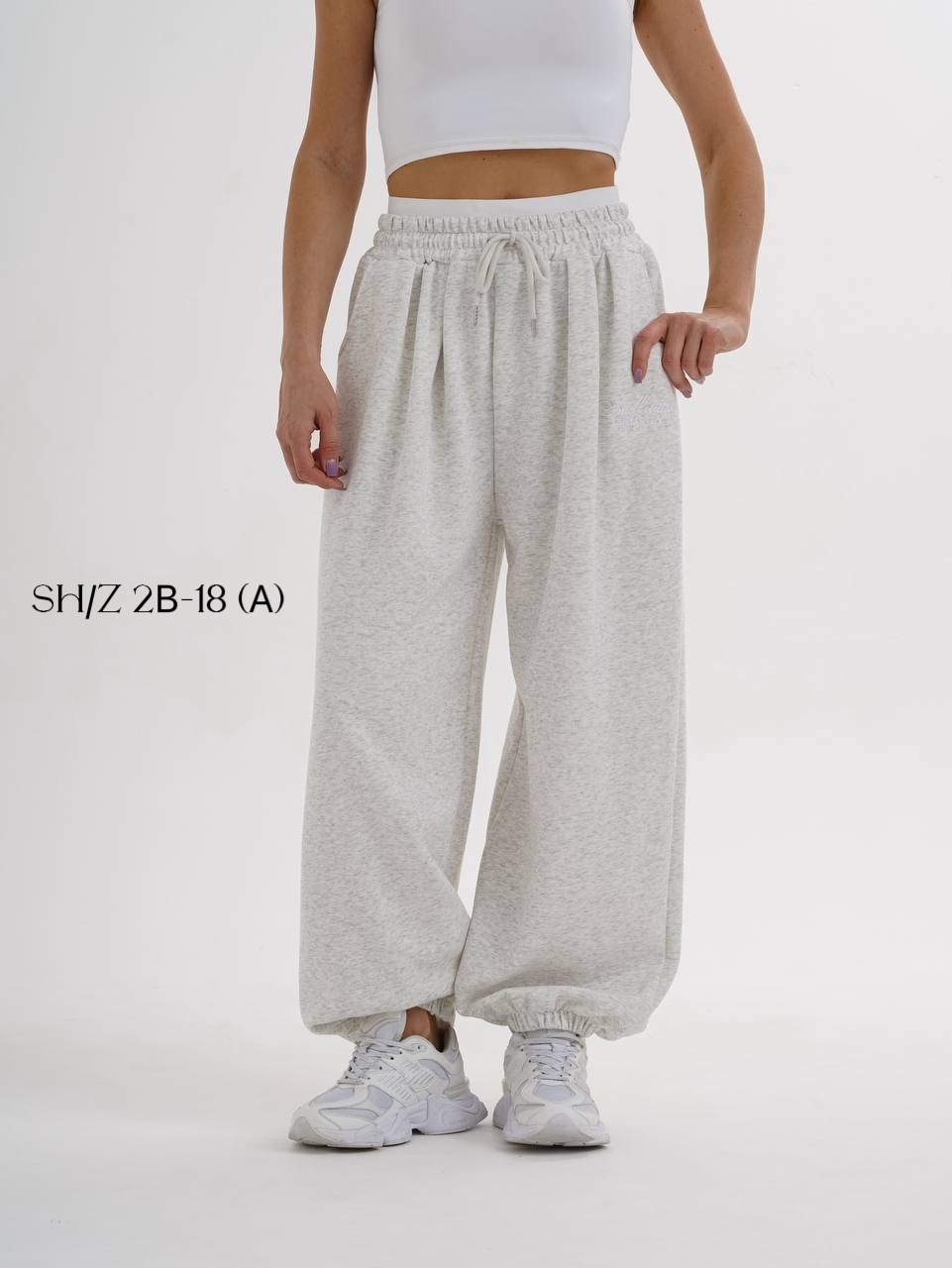 джоггеры оверсайз,брюки джоггеры,спортивные штаны джоггеры оверсайз,спортивные женские штаны,спортивные широкие штаны джоггеры оверсайз