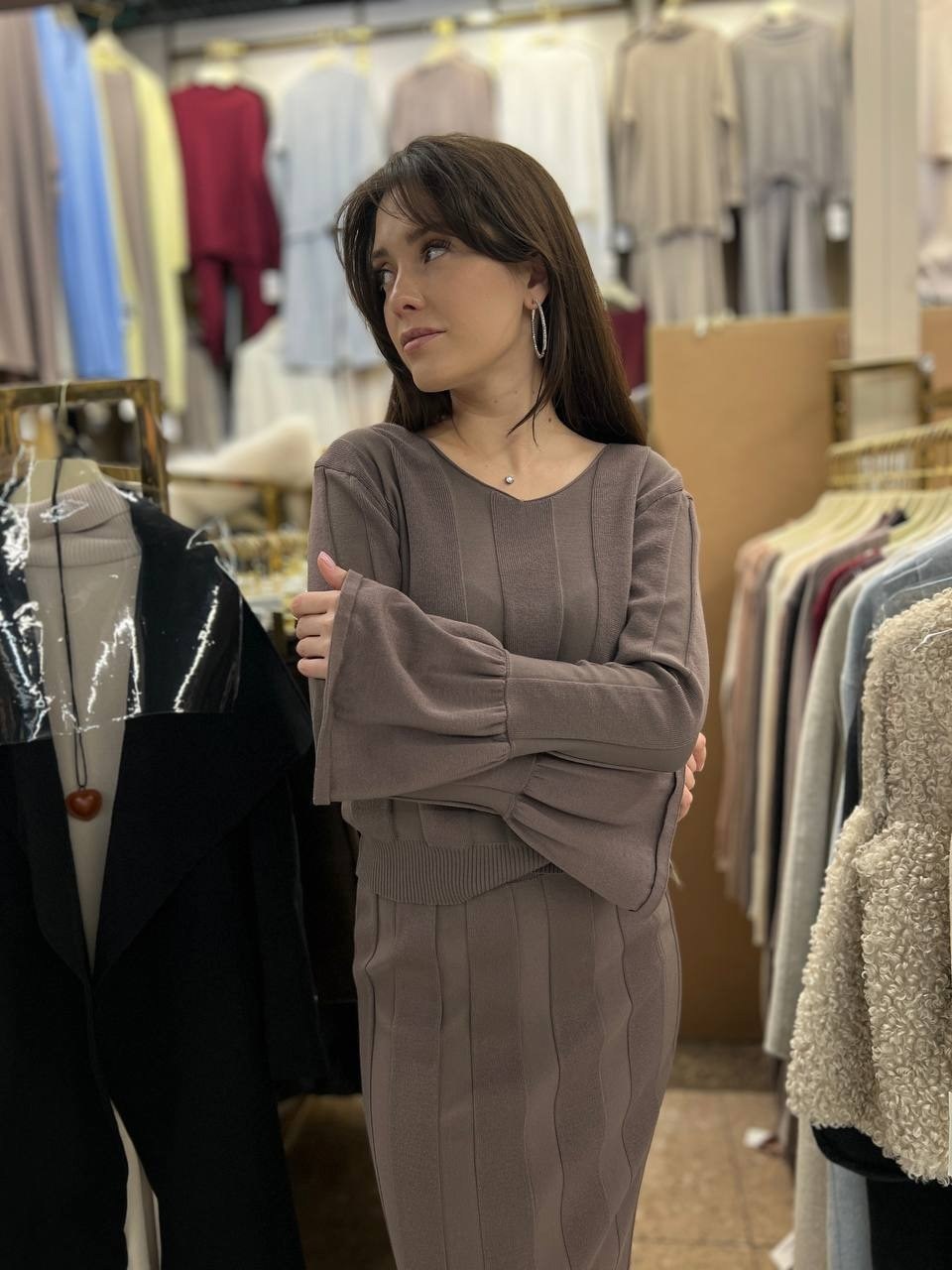 трикотажные костюмы,вязаные костюмы,костюм повседневный,вязаное платье,костюм бежевый