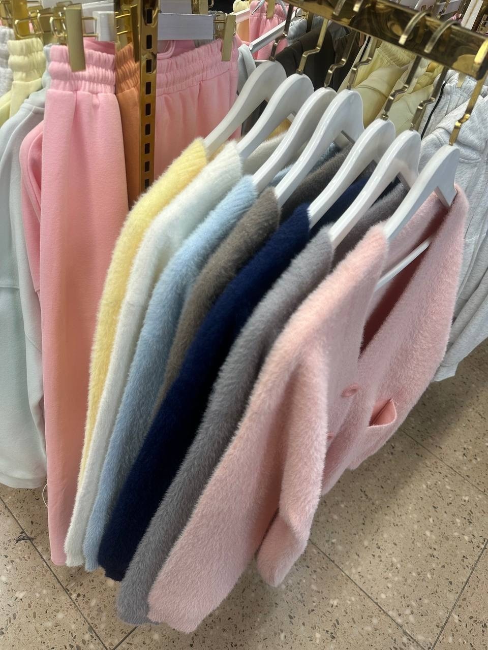 жилет вязаный,трикотажный жилет,женский вязаный жилет,жилетка женская,жилет шерстяной