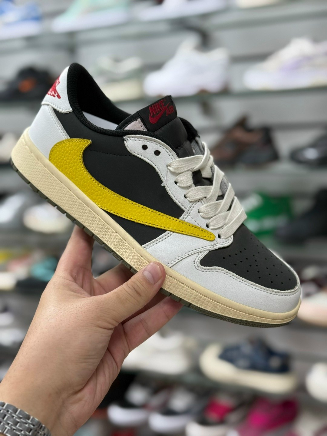 кроссовки nike travis scott x air jordan 1 low,nike air jordan 1 low travis scott,air jordan 1 low travis scott,кроссовки travis scott x air jordan 1 low,кроссовки air jordan 1 low og