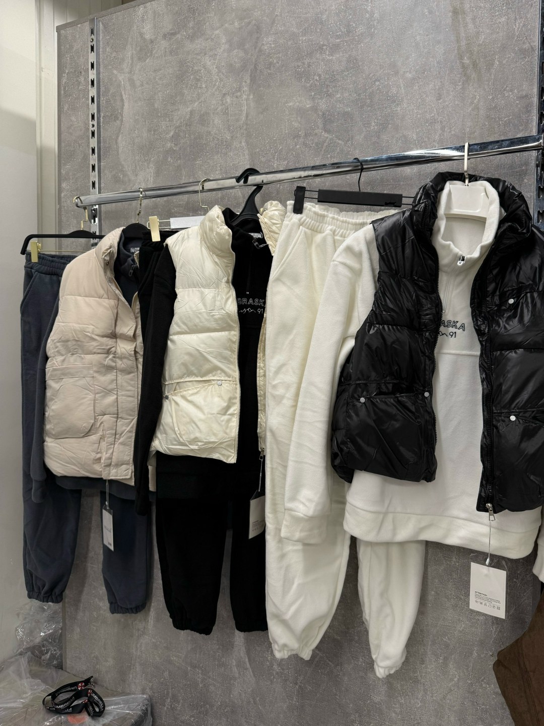 спортивный костюм тройка на флисе,костюм тройка на флисе,спортивные костюмы на флисе,жилетка костюм