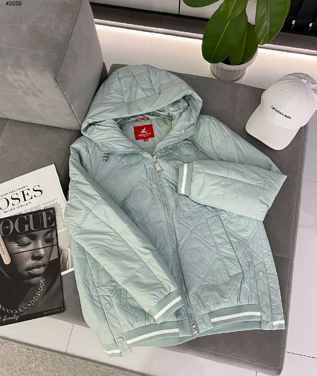 куртка на тонком синтепоне,демисезонная куртка,куртка женская,стильная куртка,куртка бомбер