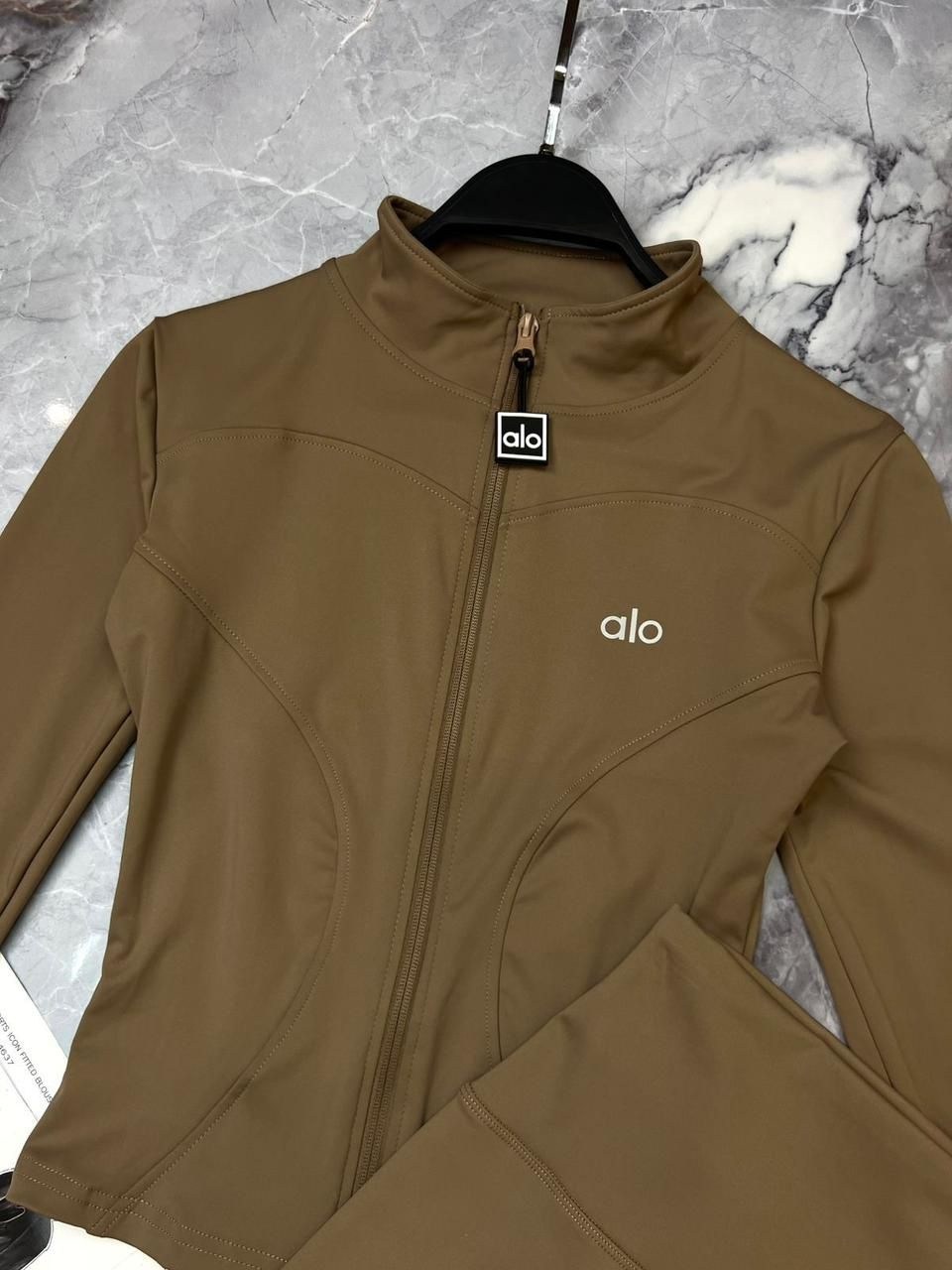 костюм для йоги,комбинезон спортивный,спортивная куртка,одежда для женщин,костюмы женские