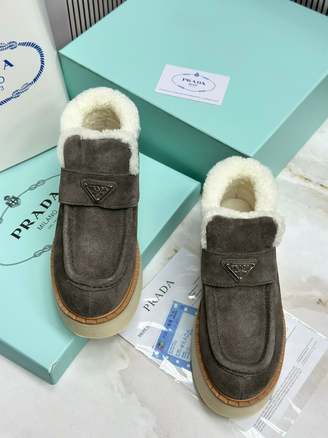,лоферы prada,ботинки prada,замшевые ботинки на меху,женская