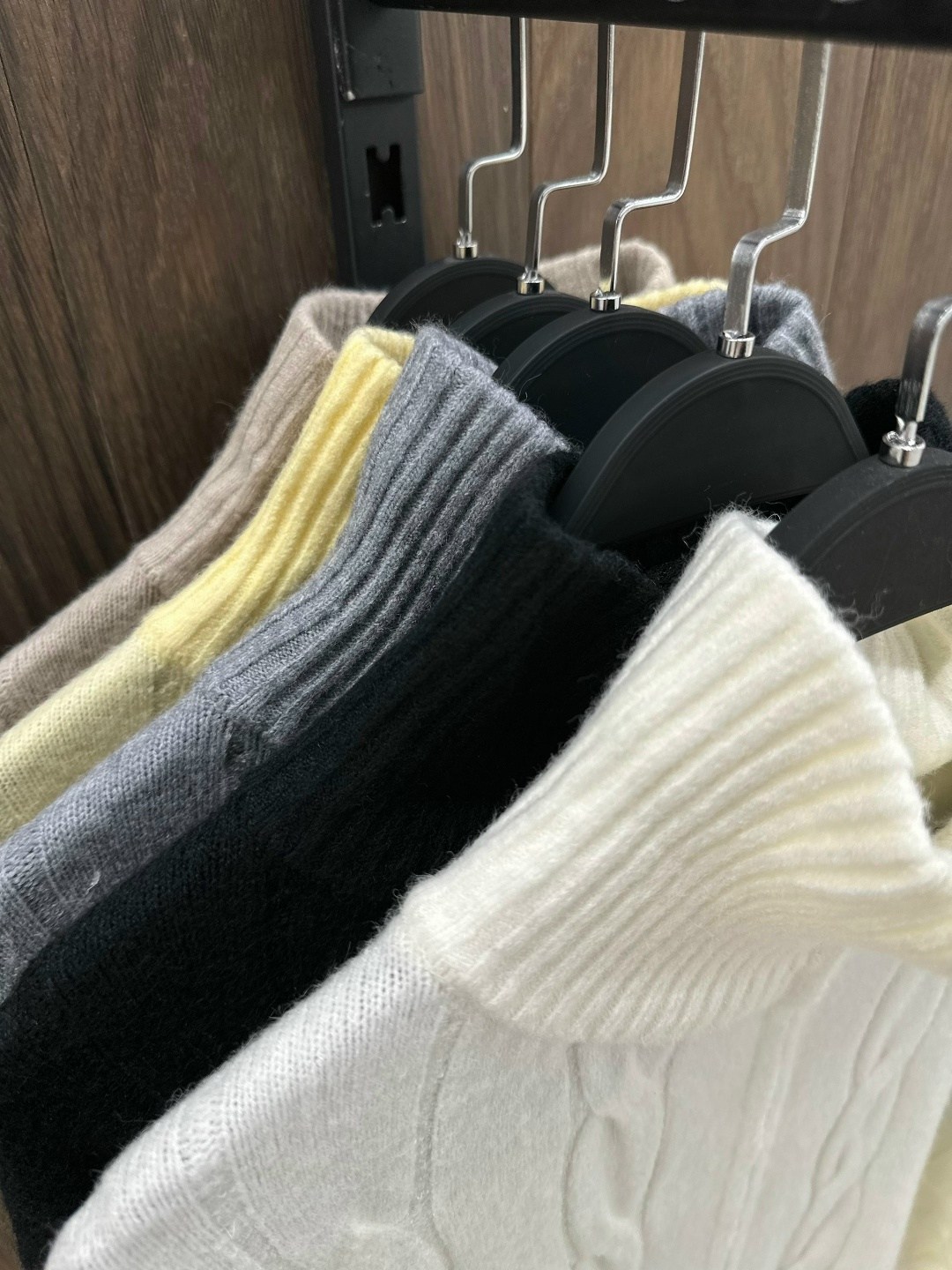 вязаная кофта,модные свитера,бежевый джемпер,вязаные кардиганы,женская кофта