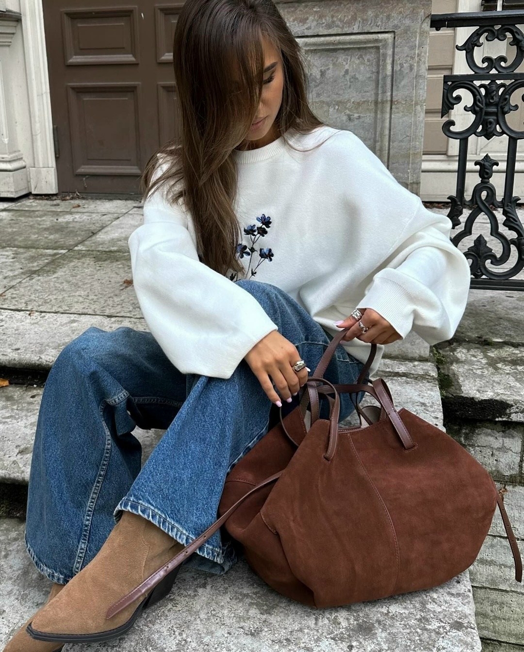 джемпер с вышивкой,свитер с вышивкой,свитшот оверсайз женский,повседневный свитшот,стильный свитшот