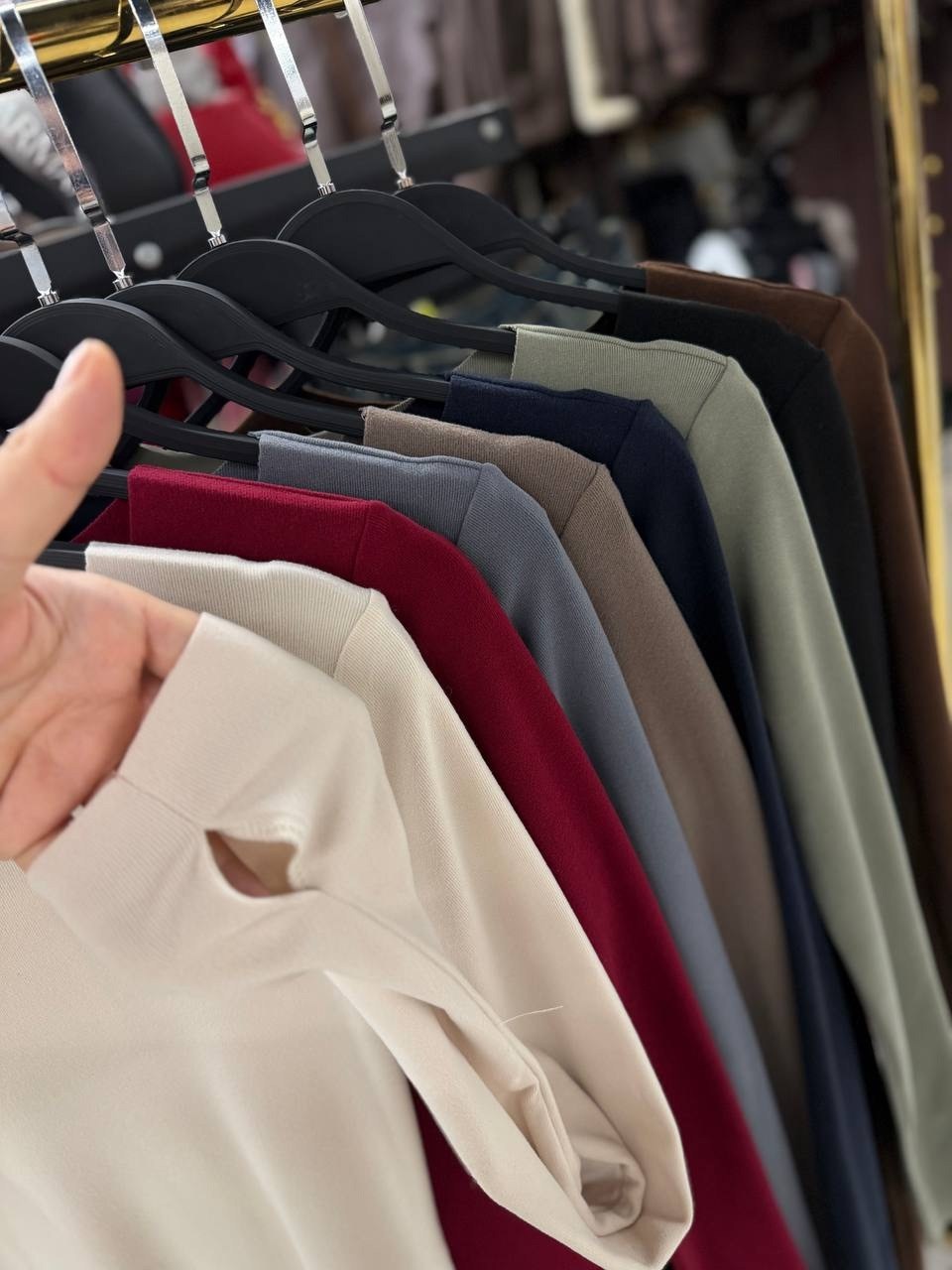 платье,платье приталенное,платье в стиле,платье миди,облегающее платье